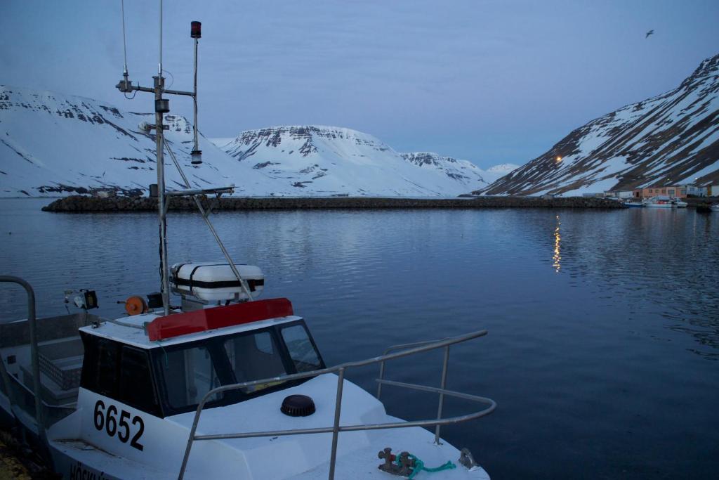 Comfy Guesthouse Westfjords Sudureyri Exterior photo