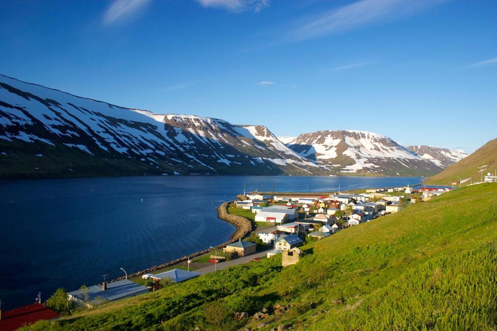 Comfy Guesthouse Westfjords Sudureyri Exterior photo